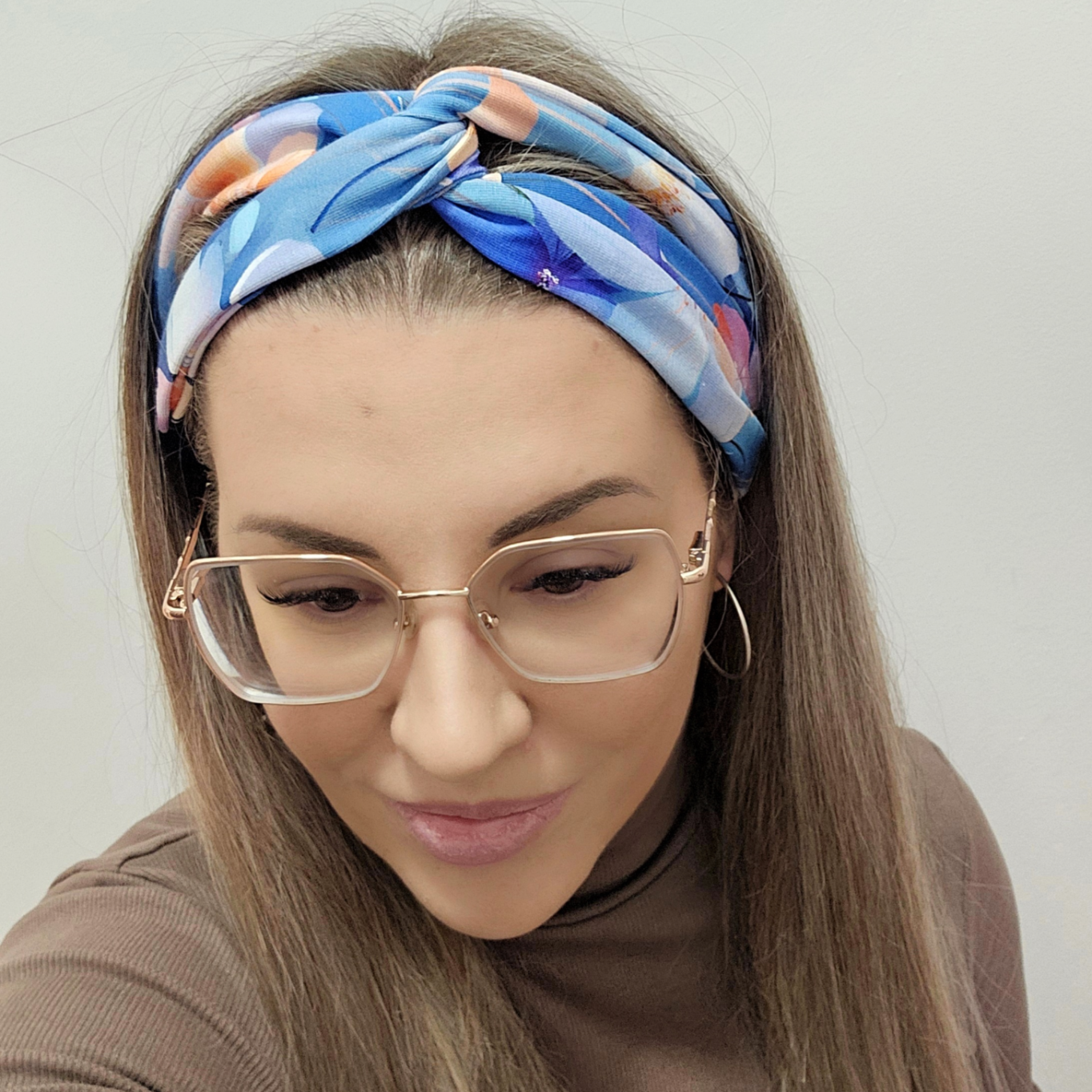 Látková čelenka do vlasů FALIA s květinovým potiskem1